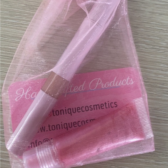 Lipglosses - Picture 1 of 1